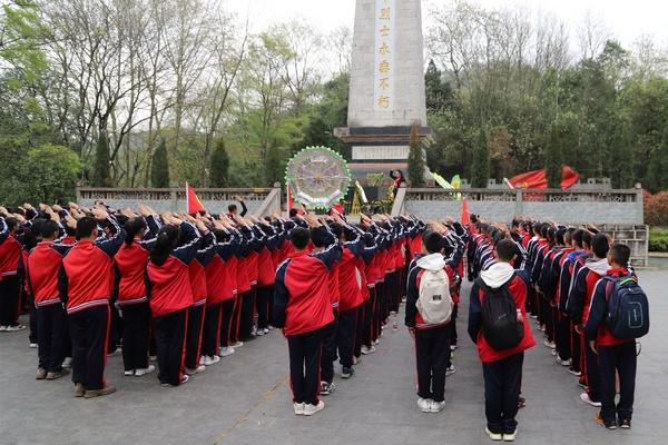 稳预期强信心 要进一步优化政策环境